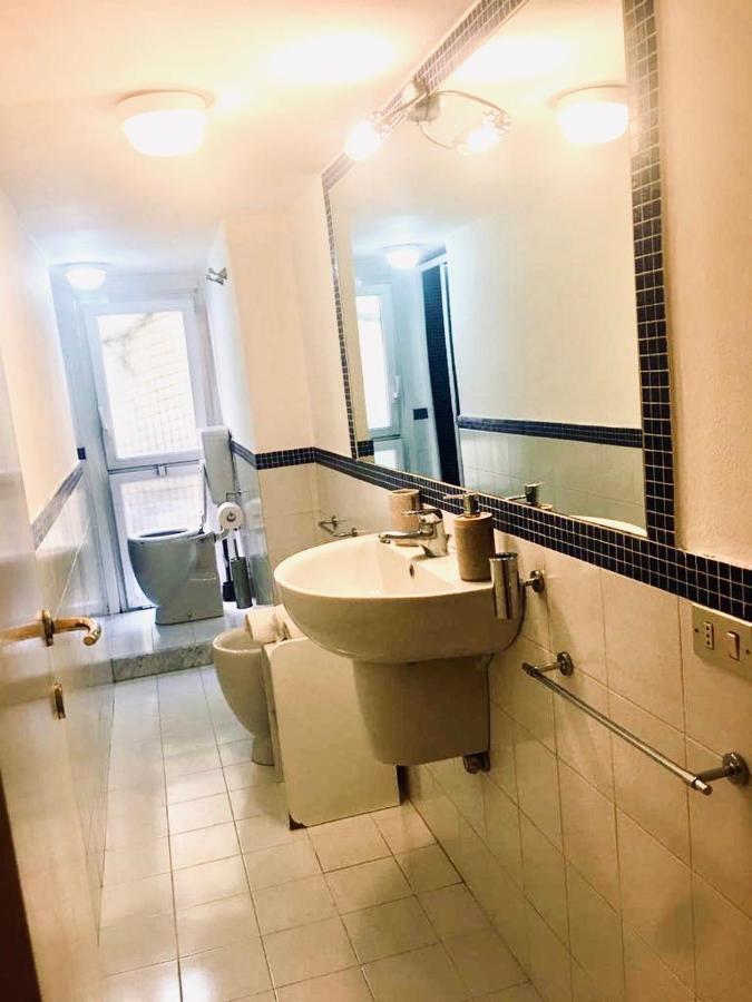 Yourvacanza Navigli Loft Apartment Milan Bagian luar foto