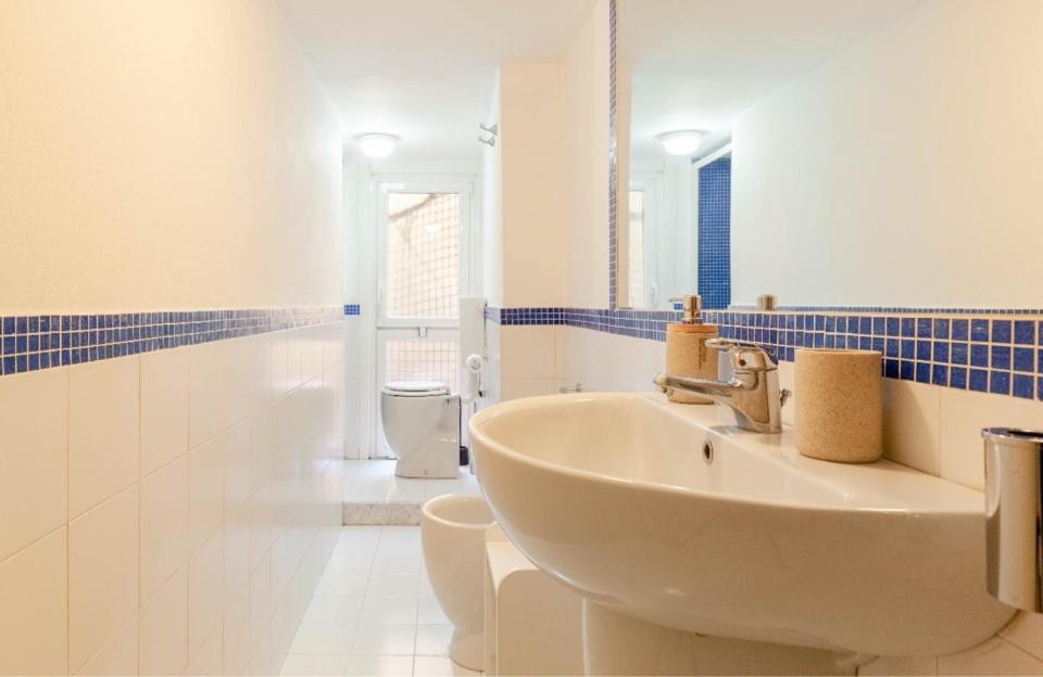 Yourvacanza Navigli Loft Apartment Milan Bagian luar foto