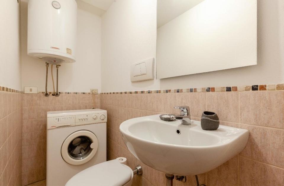 Yourvacanza Navigli Loft Apartment Milan Bagian luar foto